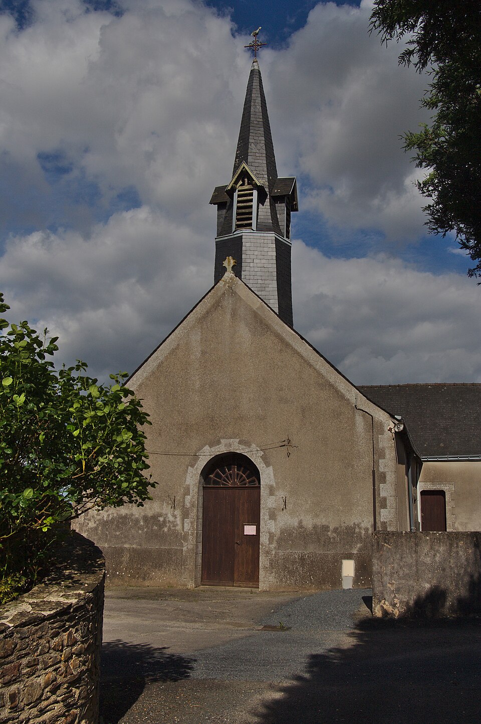 Saint — Erblon 53 — église 04