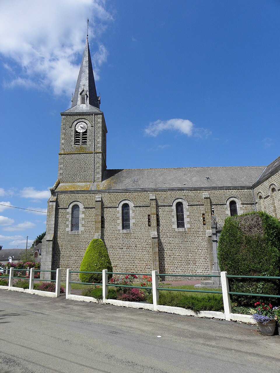 Sainte — Marie — du — Bois (53) Église