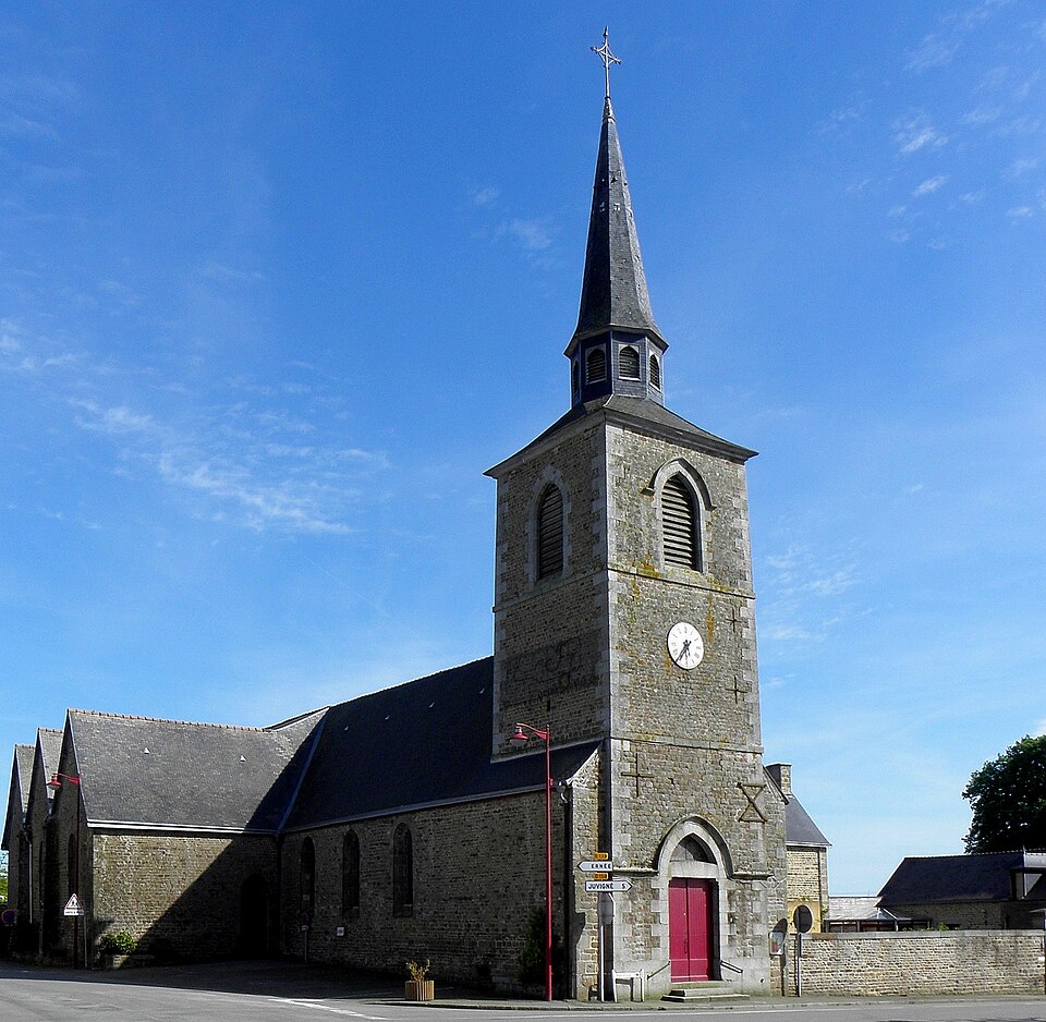 Saint — Pierre — des — landes (53) Église 01