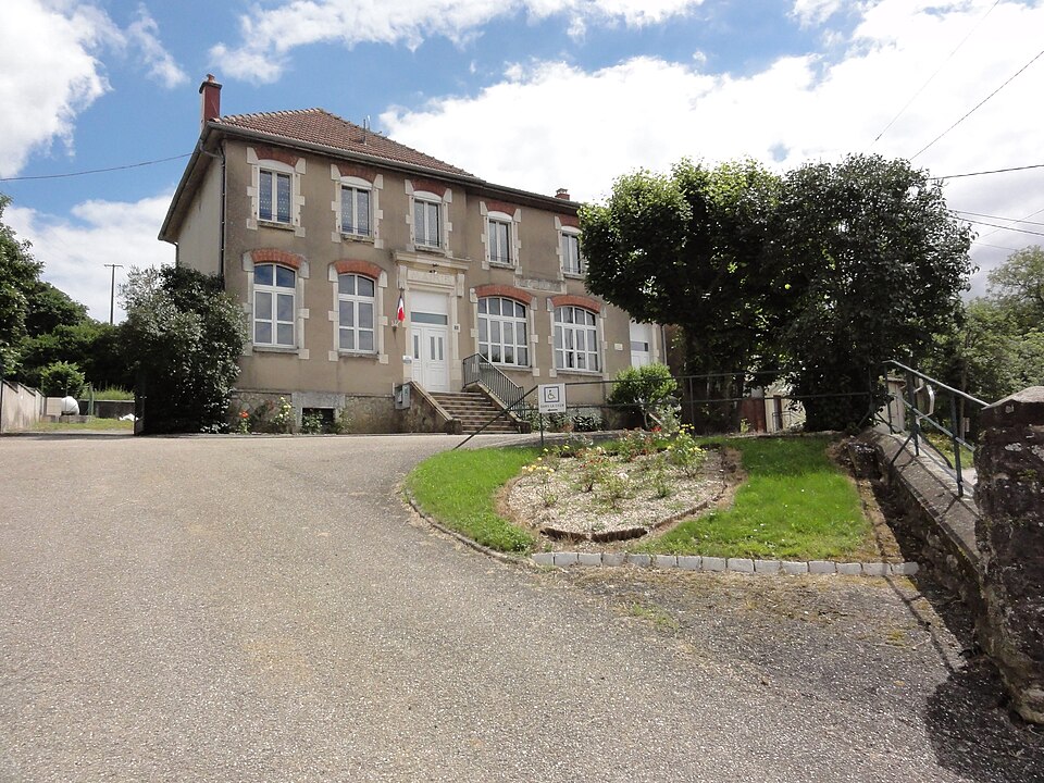 Autrepierre (M — et — M) mairie — école