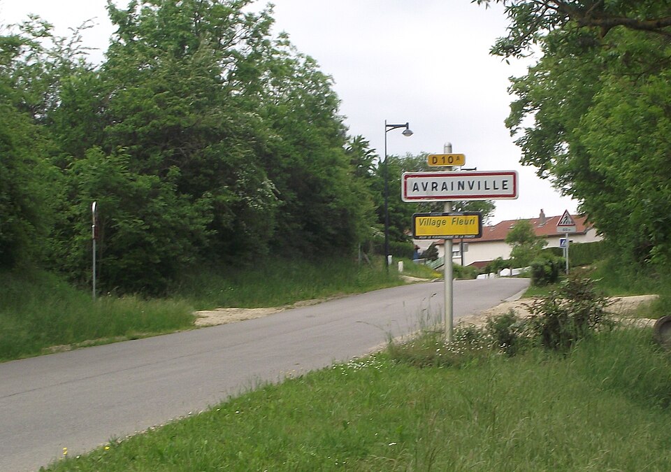 Entrée — agglo — Avrainville