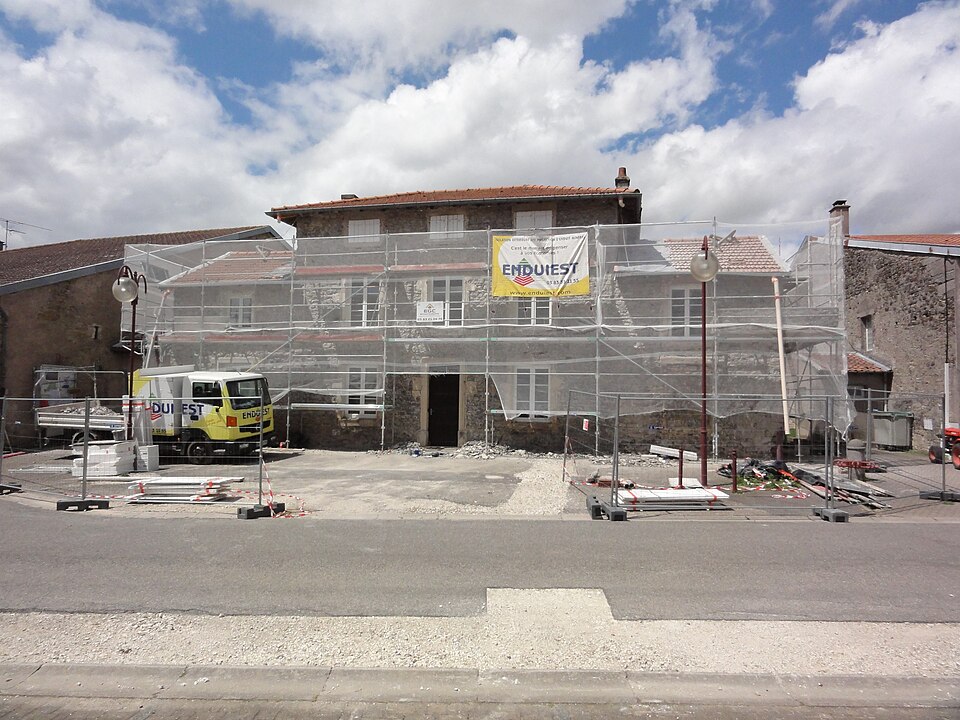 Azelot (M — et — M) mairie en travaux, 2016