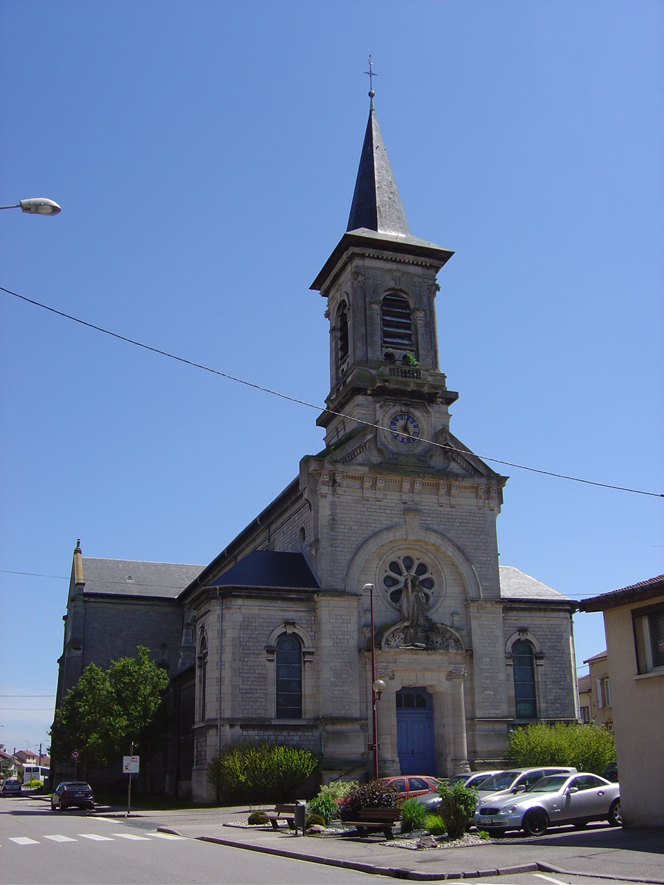 Eglise Saint — Basle (depuis la rue Mathieu — de — Dombasle)