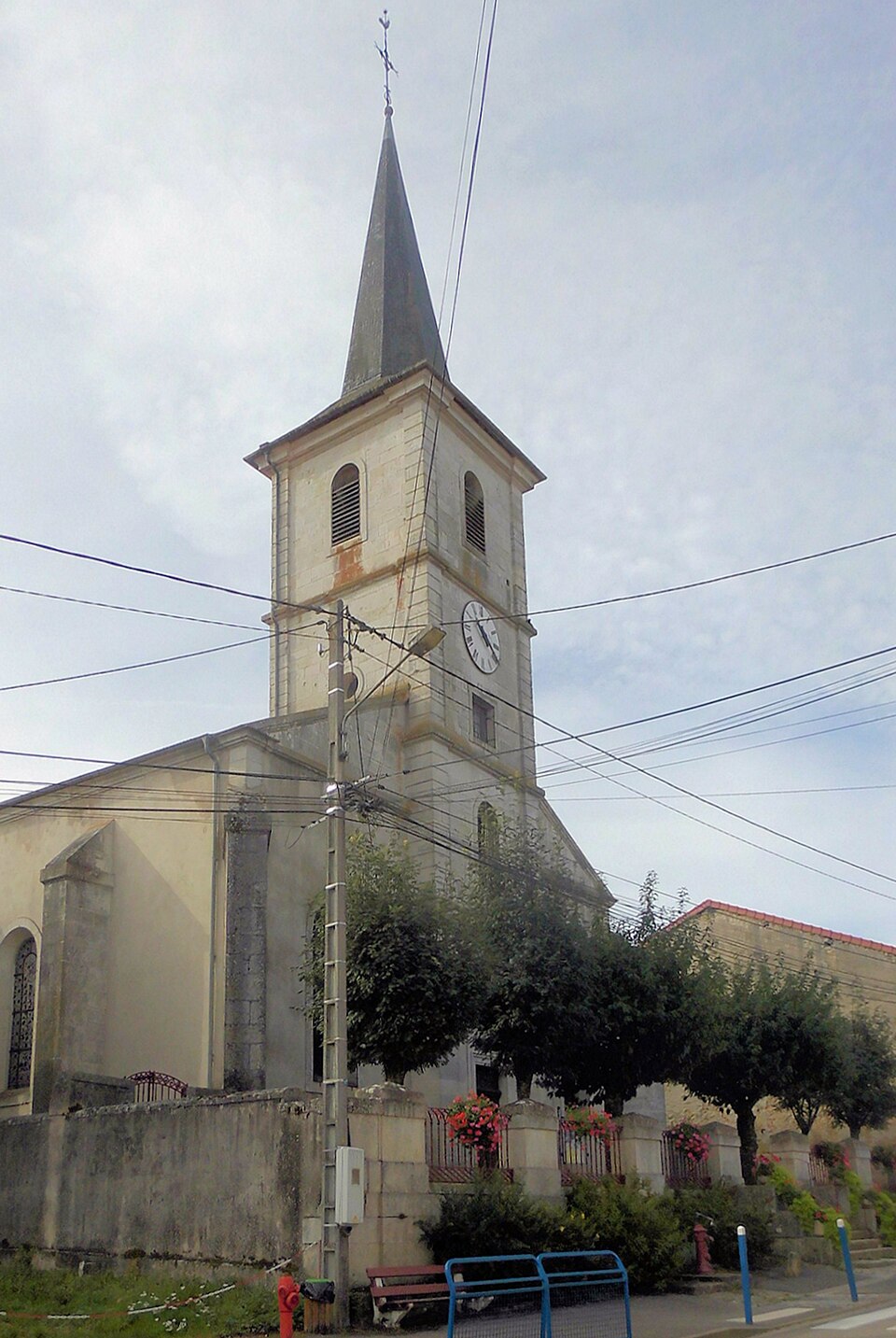 Favières, Église Saints — Abdon — et — Sennen