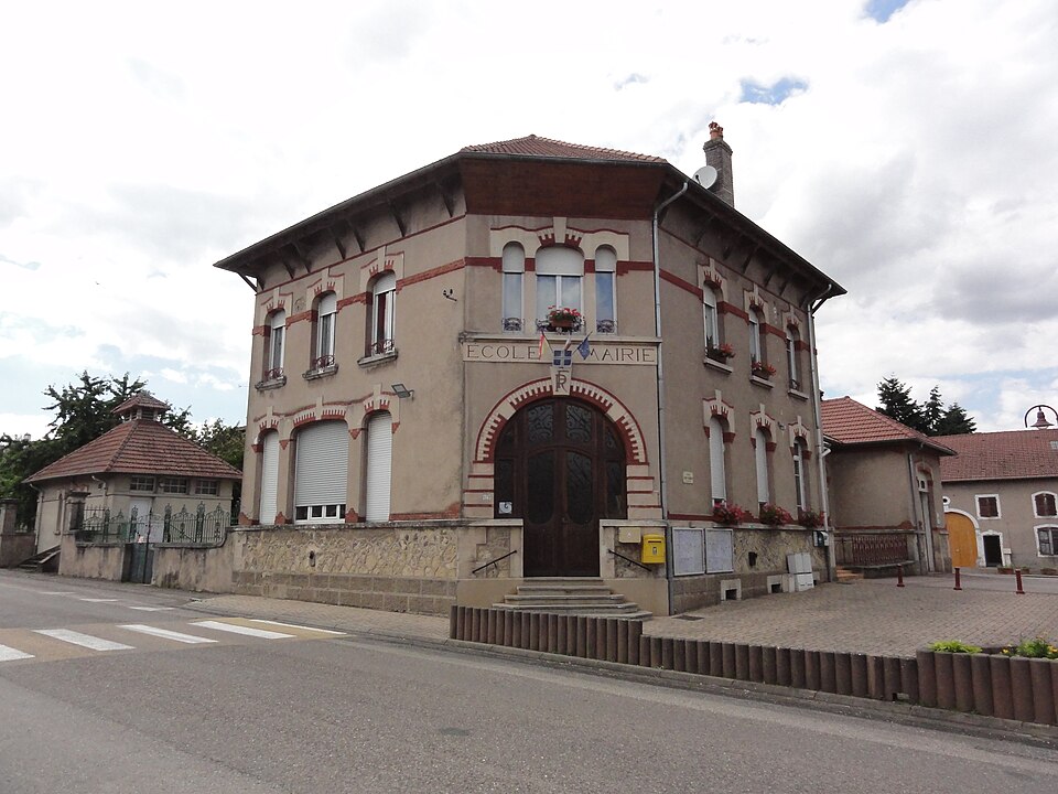 Herbéviller (M — et — M) mairie — école