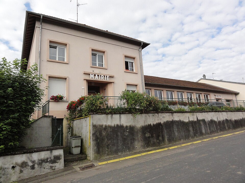 Jolivet (M — et — M) mairie avec école