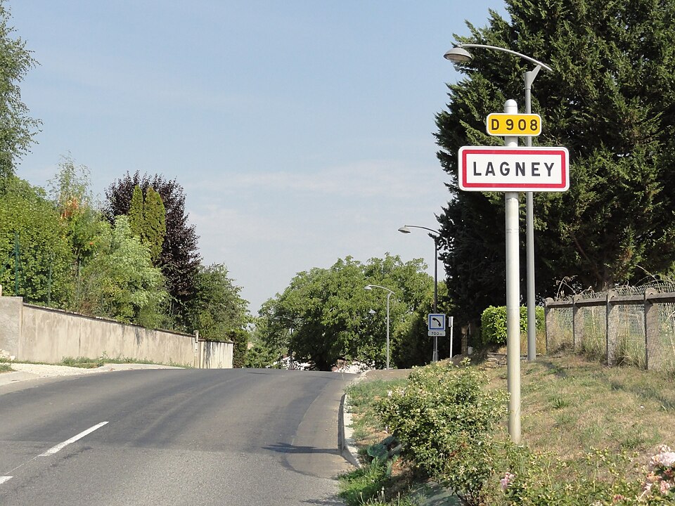 Lagney (Meurthe — et — M.) city limit sign