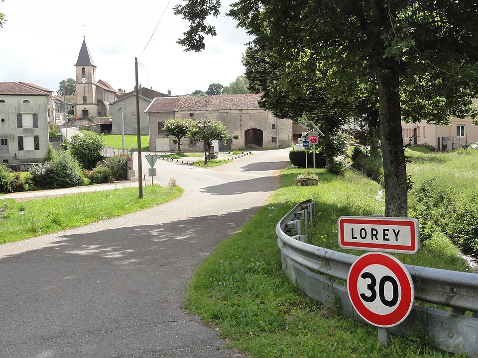 Lorey (M — et — M) city limit sign