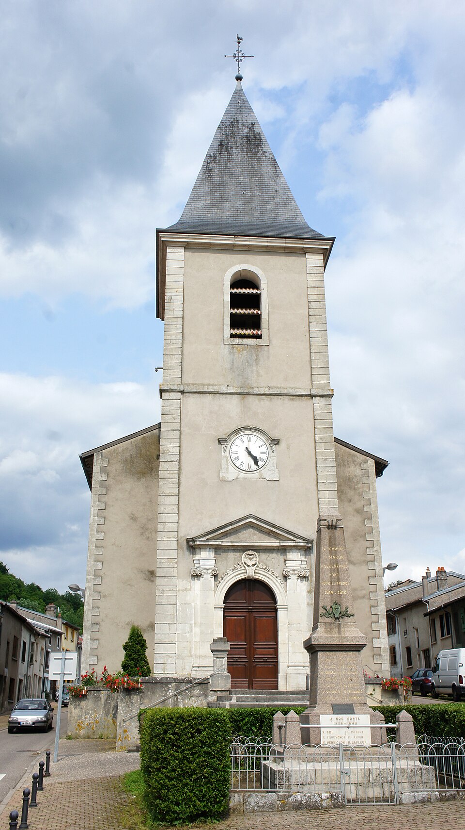 Église monument aux morts 02085
