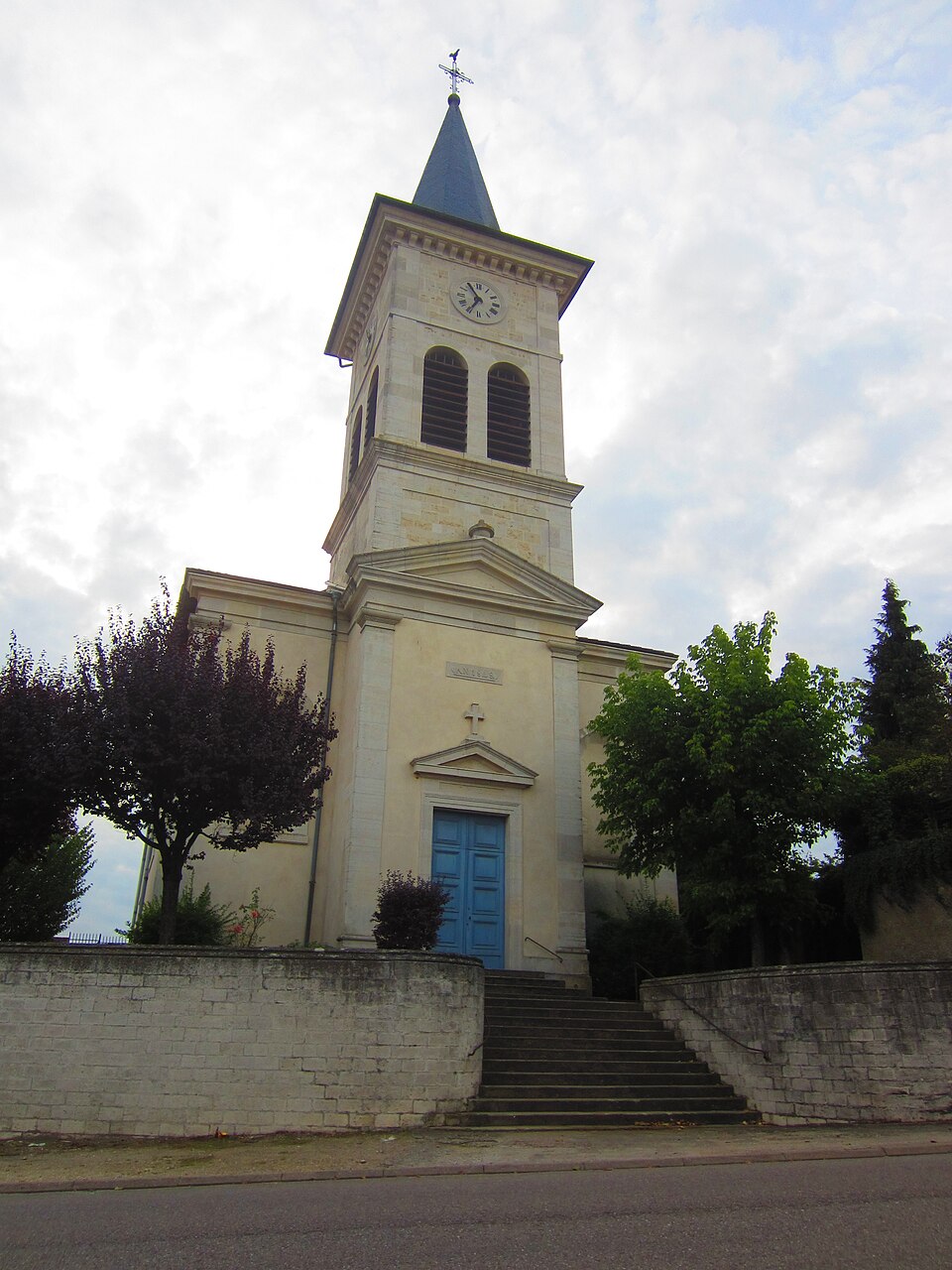Eglise Menil tour