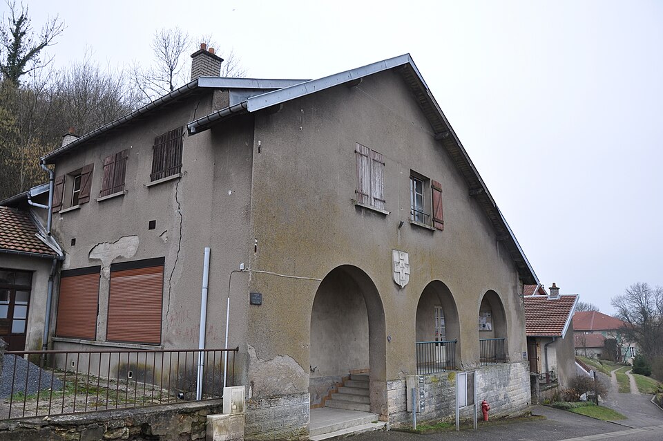 Mairie de Mousson — 6, rue du Général Searby, Mousson, Lorraine, France — panoramio