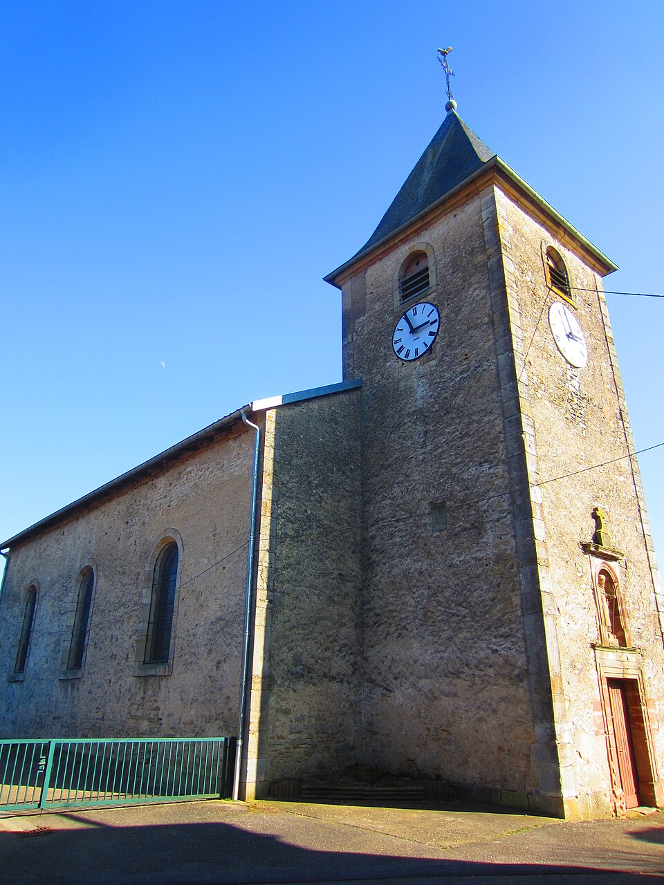 Église Saint — Léonard de Vallois (vue extérieure)