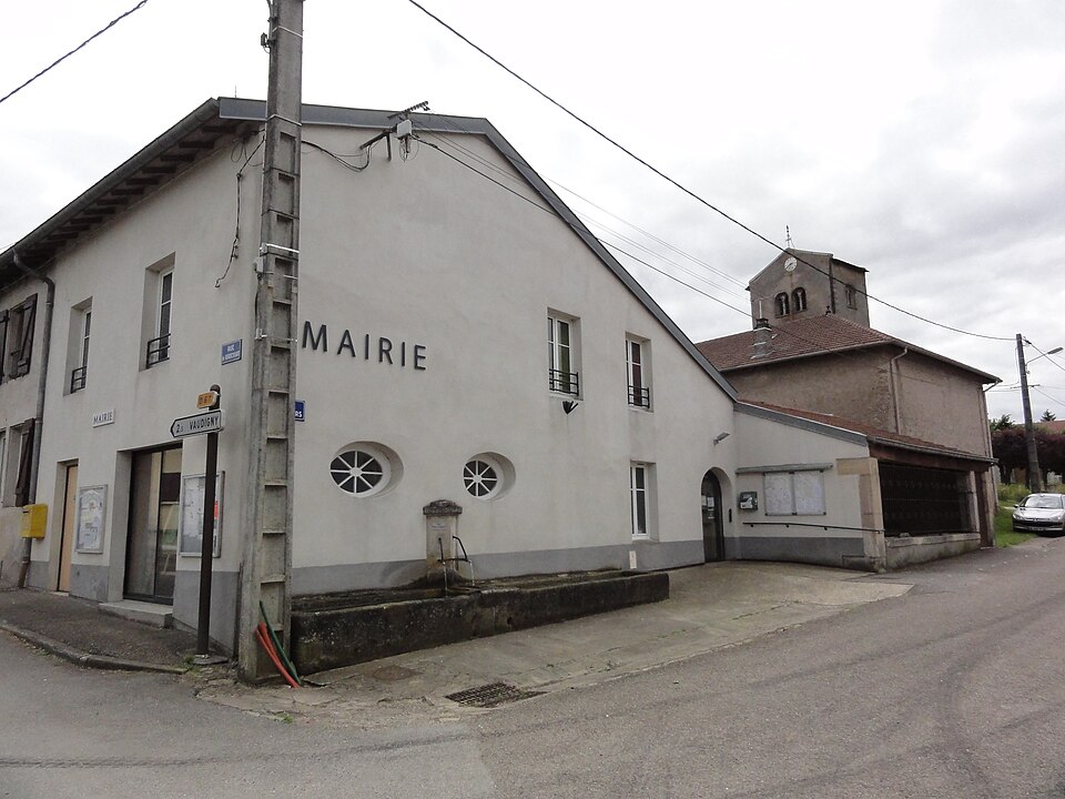 Vaudeville (M — et — M) mairie