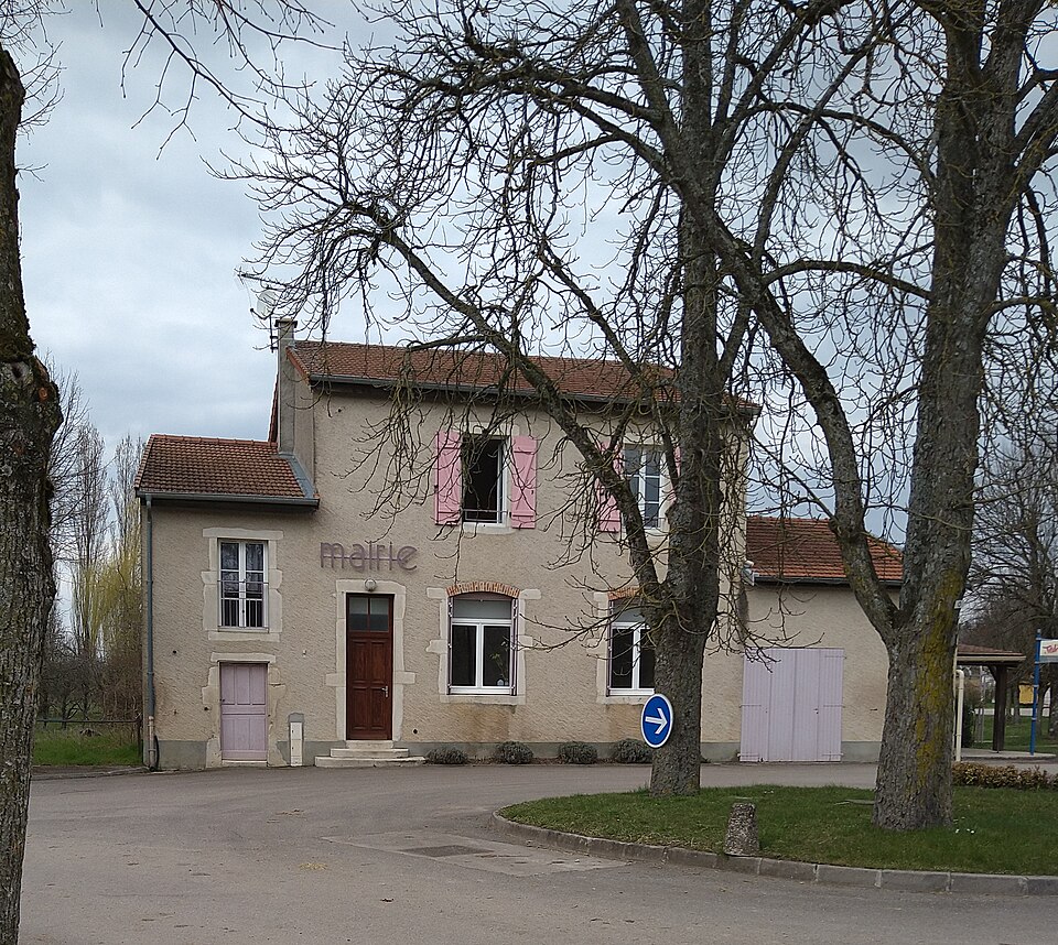 Vaudigny (Meurthe — et — Moselle) — Place de la mairie