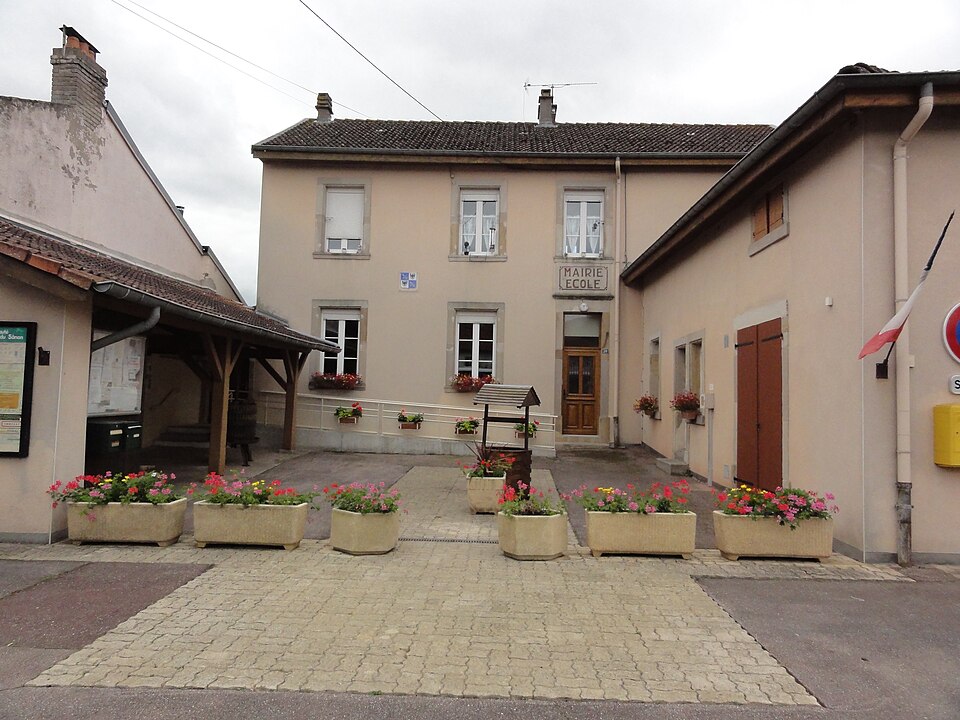 Xures (M — et — M) mairie — école