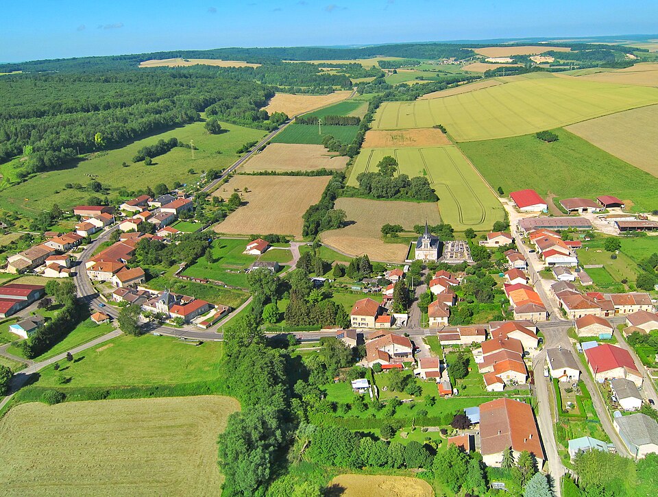 Vue centrale le long de la Creue (Chaillon, France) 6761RS