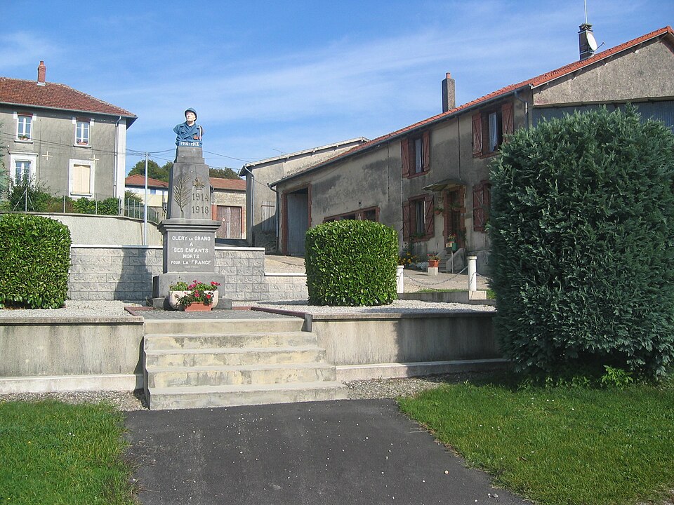 Monument aux Morts de Cléry — le — Grand