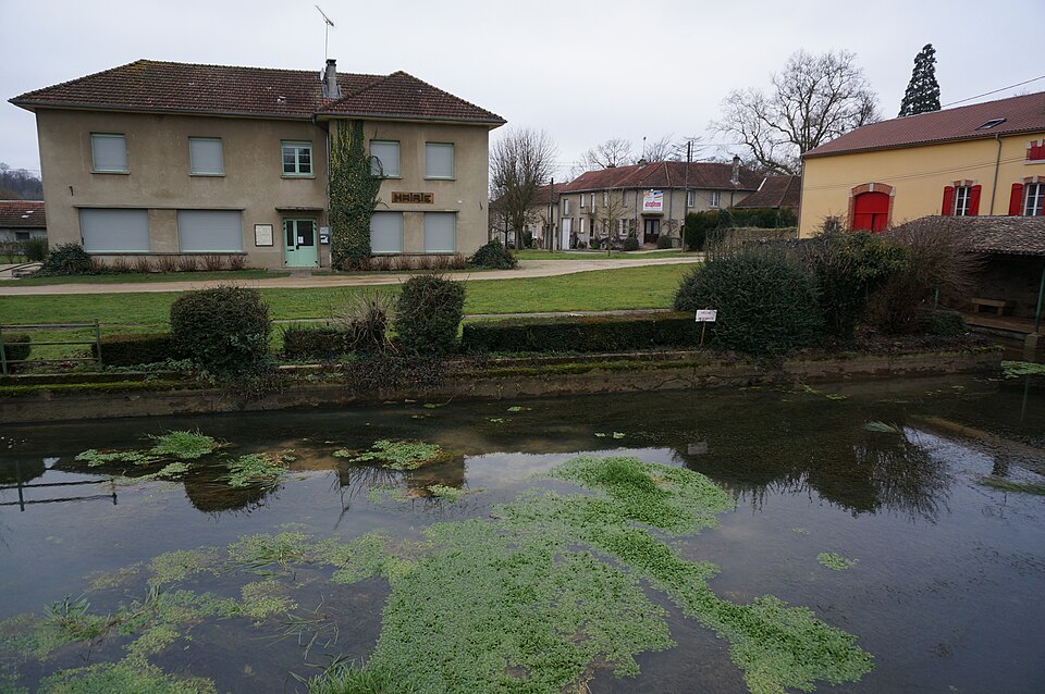 Mairie et lavoir de Couvonges 04893