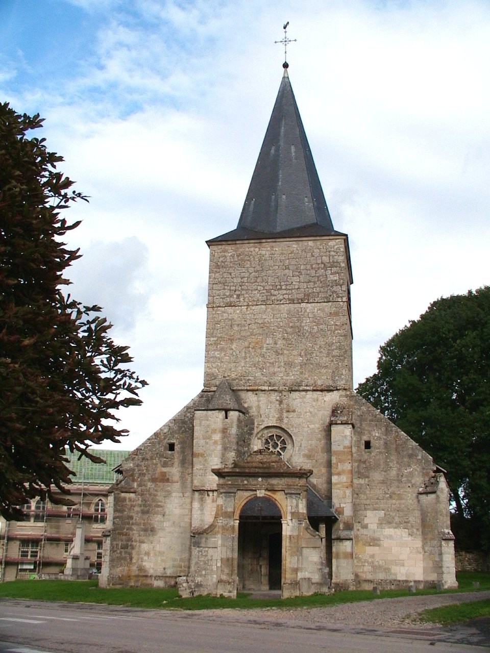 FR55 — Damvillers — église