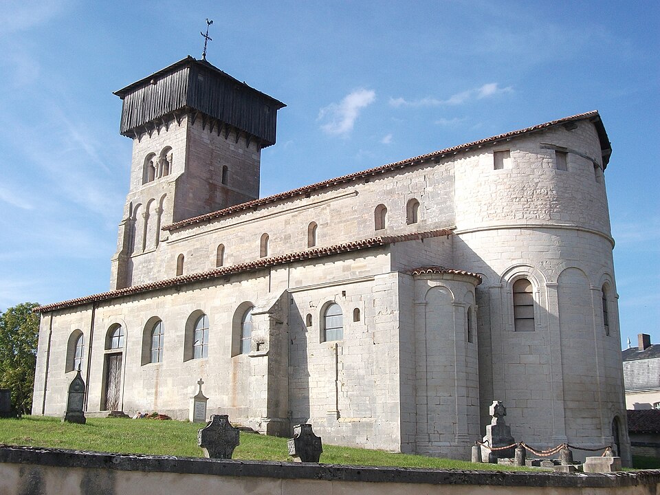 Eglise et ancien cimetière de Dugny
