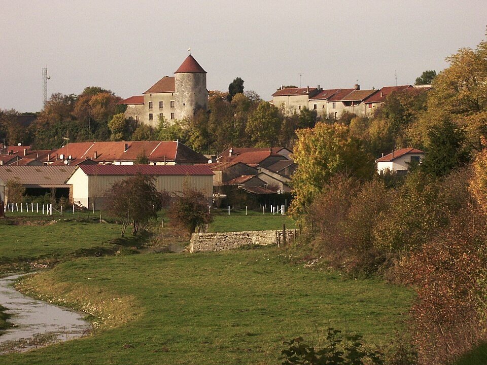 Vue de Gondrecourt le château