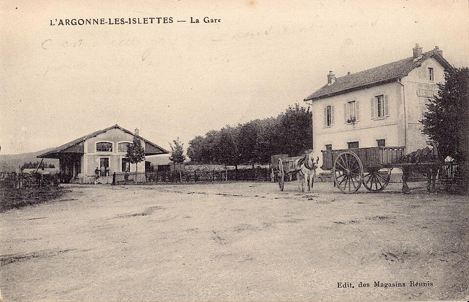 Magasins réunis — L'ARGONNE — LES — ISLETTES — La gare