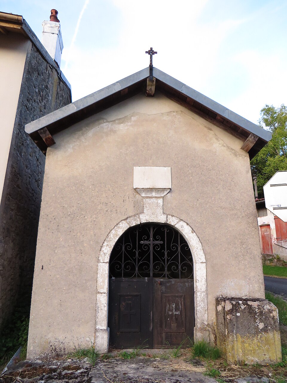 Liny — devant — Dun la chapelle Notre — Dame — du — Salut
