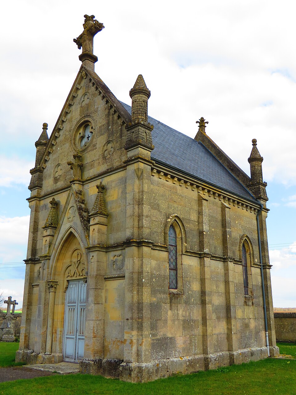 Louppy — le — Château La chapelle du cimetière
