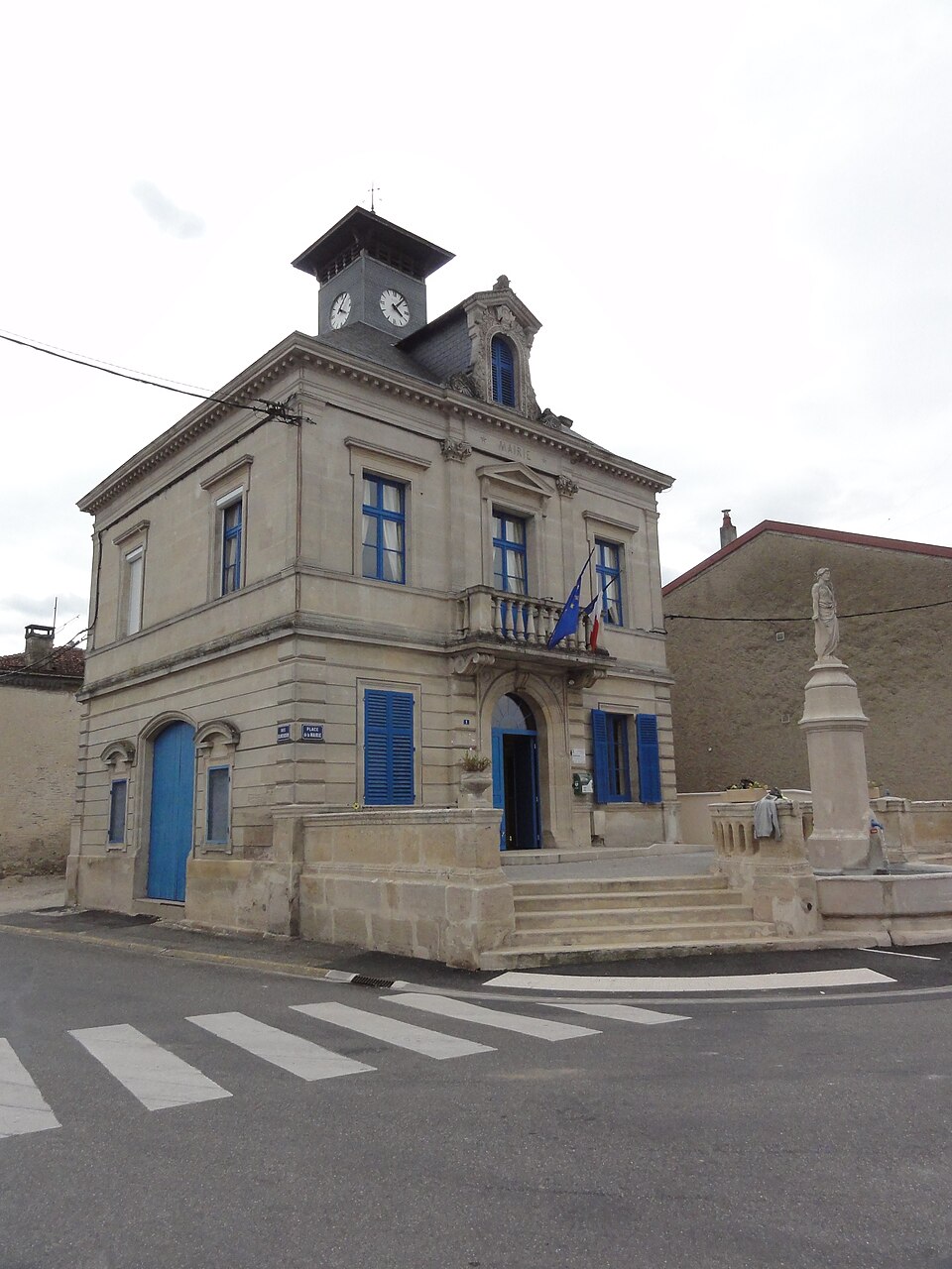 Neuville — sur — Ornain (Meuse) mairie