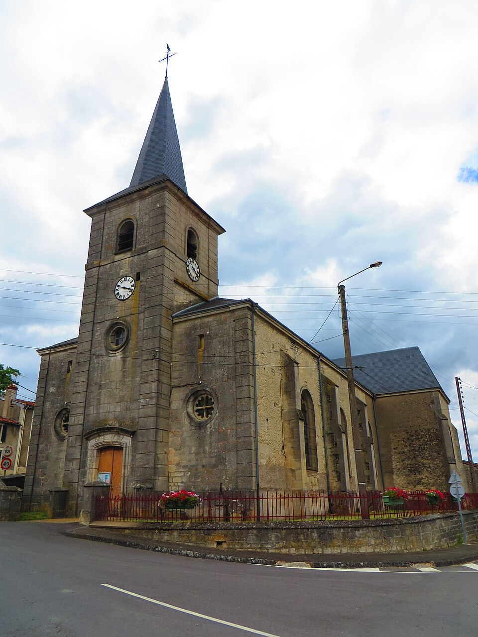 Sommedieue L'église Saint — Jean — Baptiste