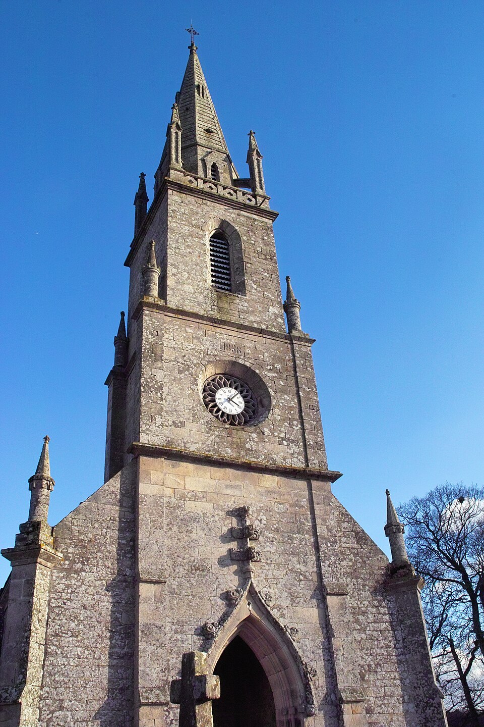 Église Saint — Pierre — et — Saint — Jean — Baptiste de Guéhenno
