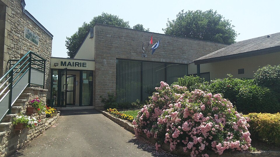 Mairie de Montertelot — 56800 (2)