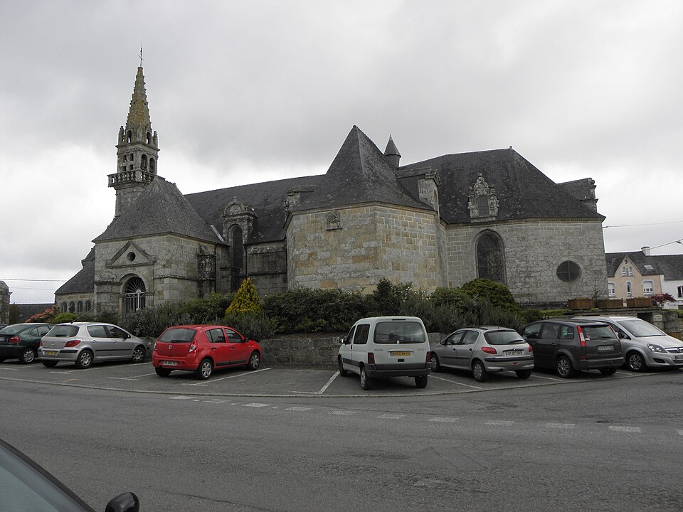 Plouray (56) Église Saint — Yves 01