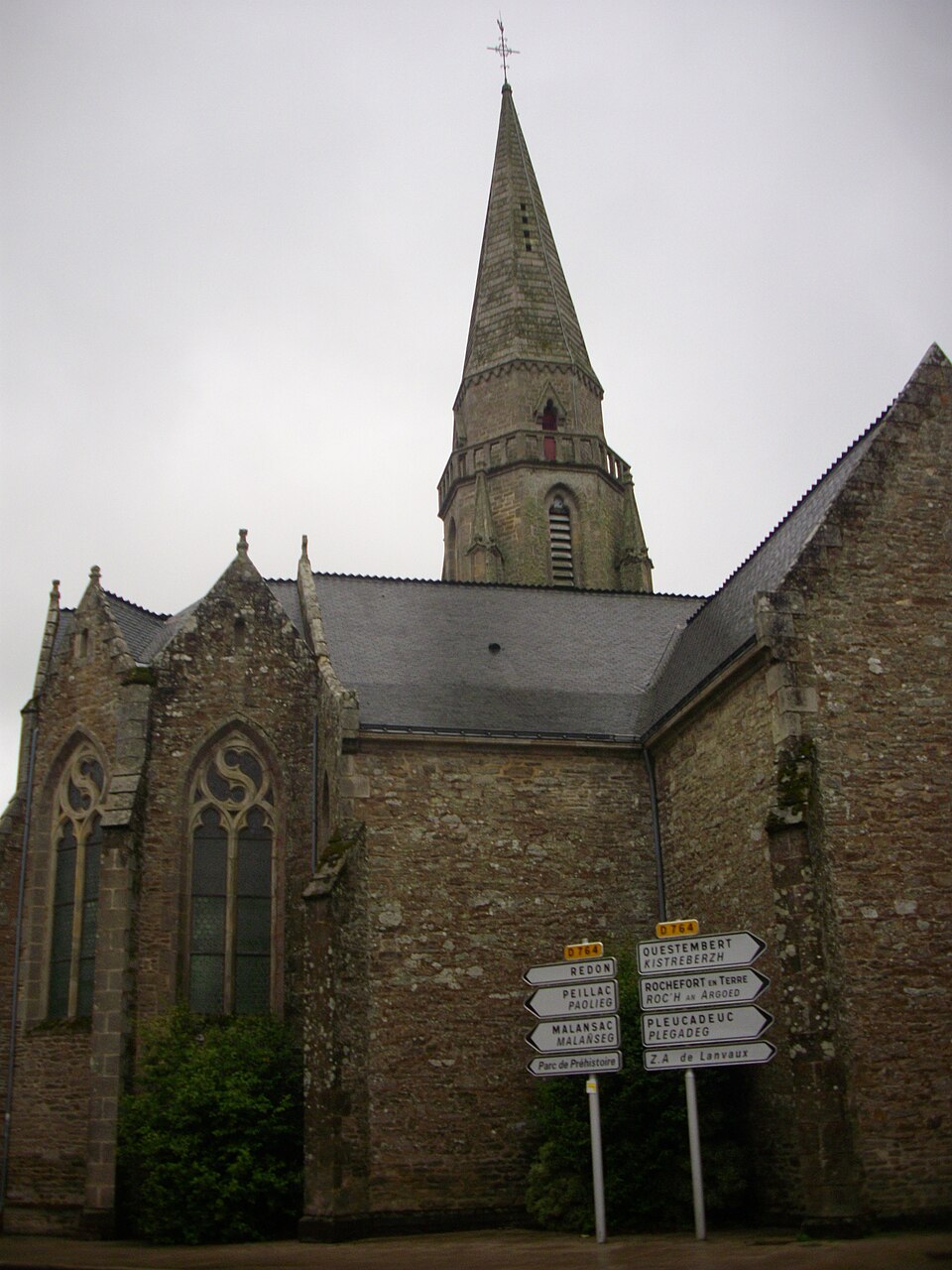 Saint — Gravé — église Saint — Denis