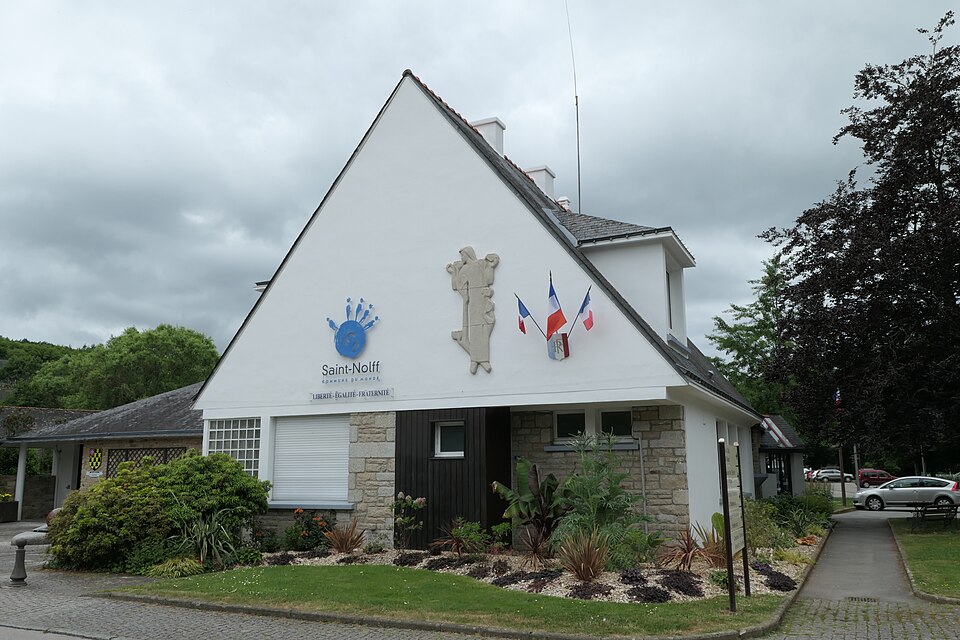 Saint — Nolff — mairie