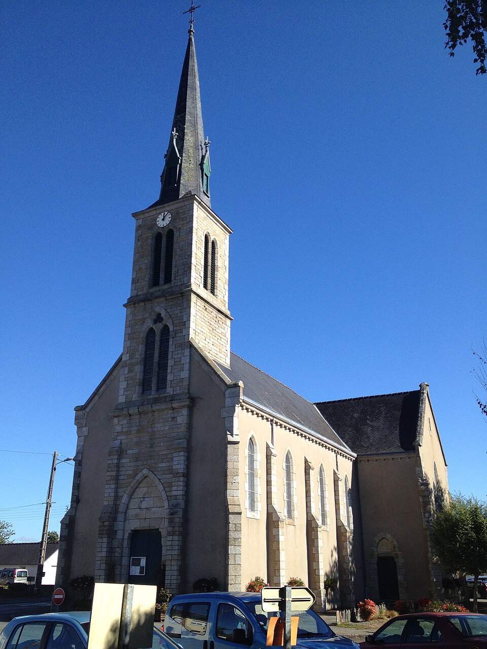 56 Saint — Perreux église