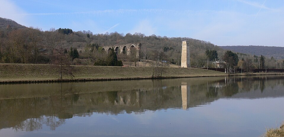F 57 Aqueduc Ars — sur — Moselle
