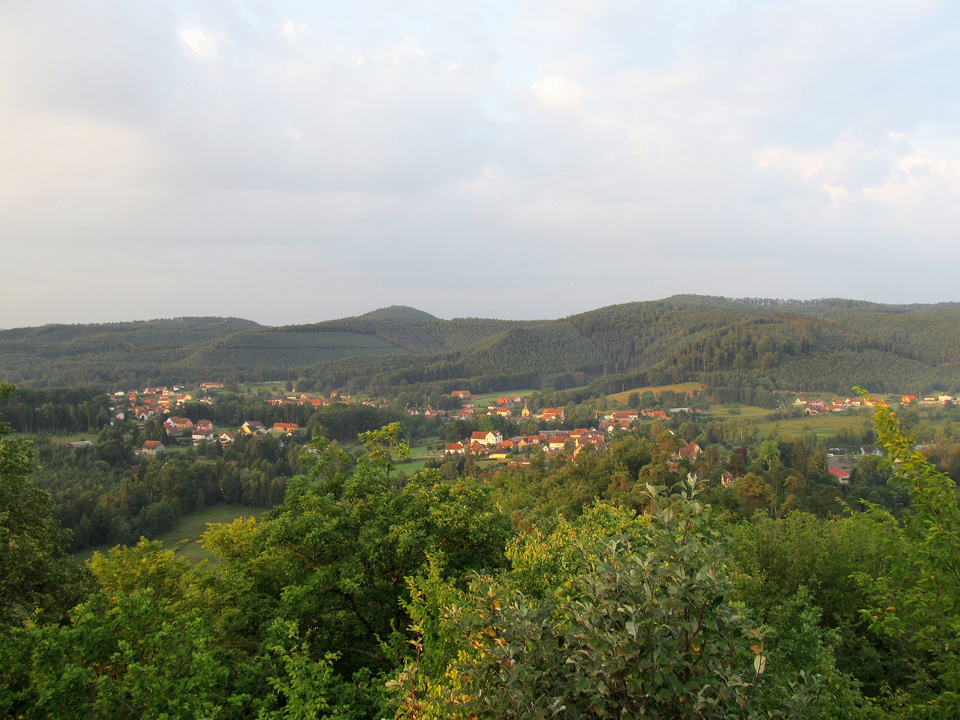 Baerenthal — vue — sur — le — village — prise du — château — du — Ramstein
