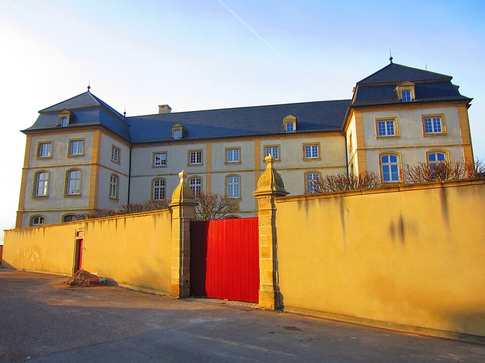 Chateau abbes Echternach Berg Moselle