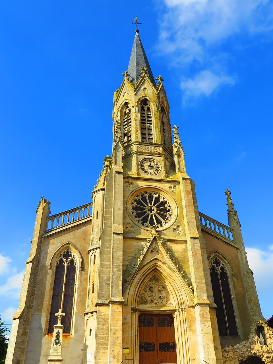 Jallaucourt l'église Saint — Denis