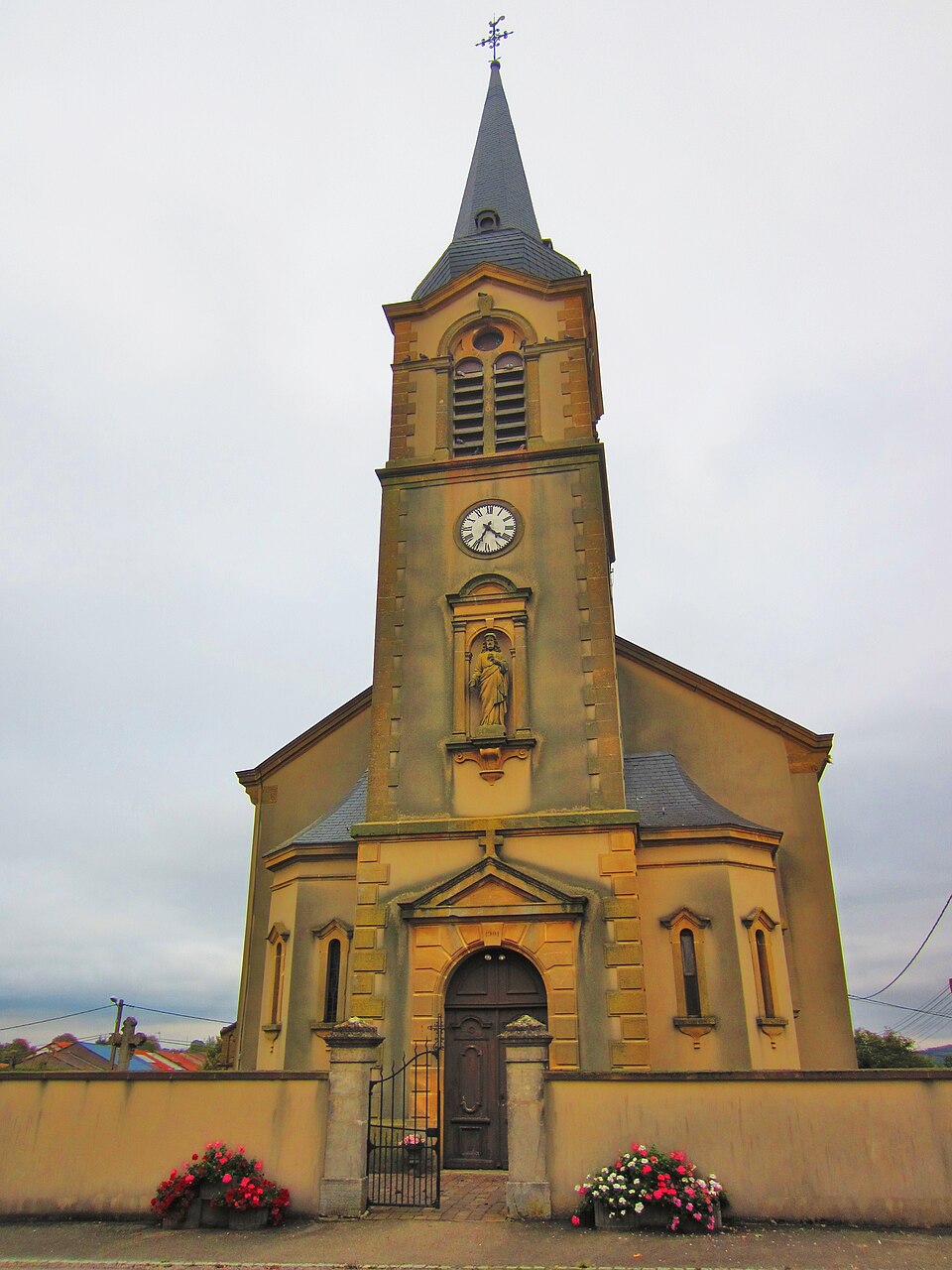 Eglise Many