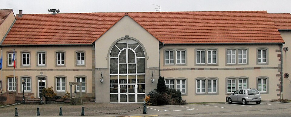 Mittelbronn, Mairie et l'école