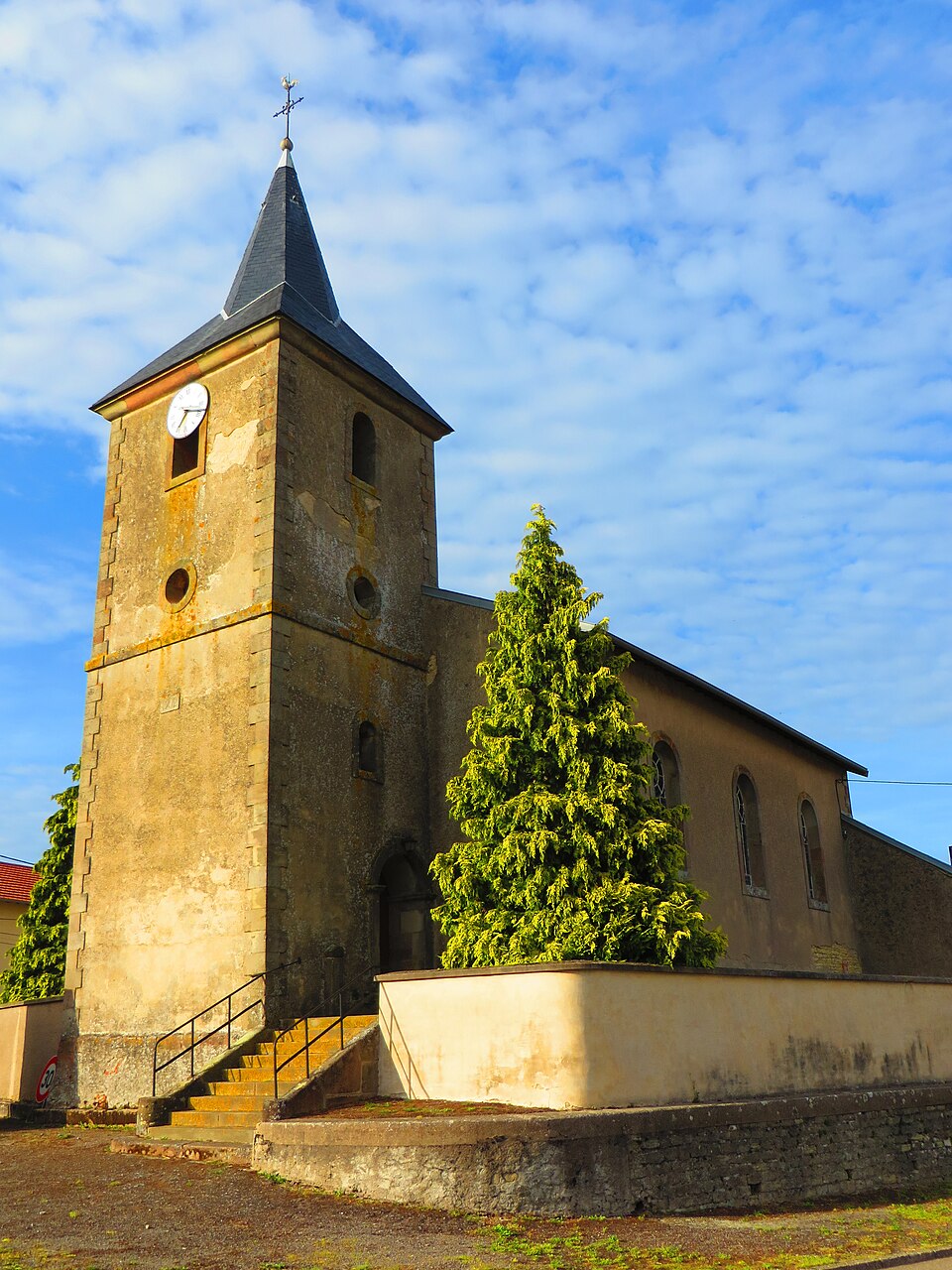 Moncourt eglise