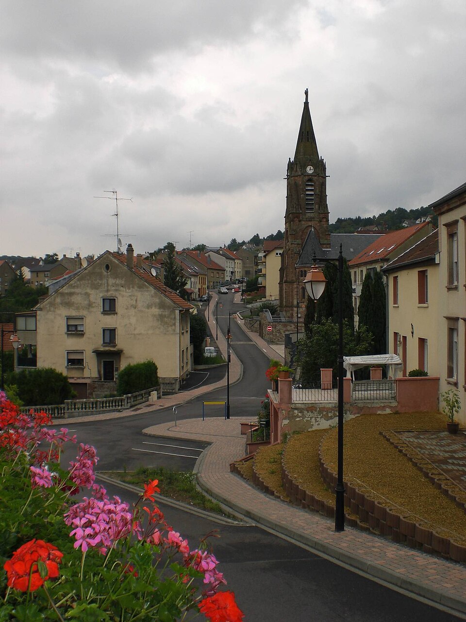 Ortsmitte von Oeting, Frankreich
