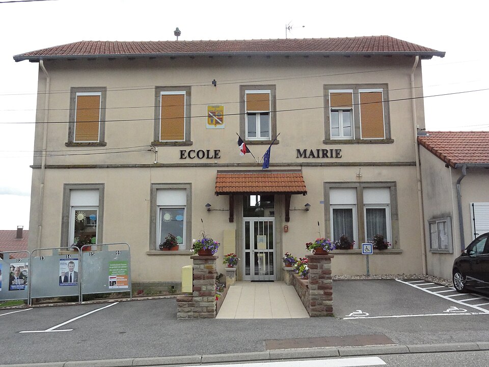 Plaine — de — Walsch (Moselle) mairie — école