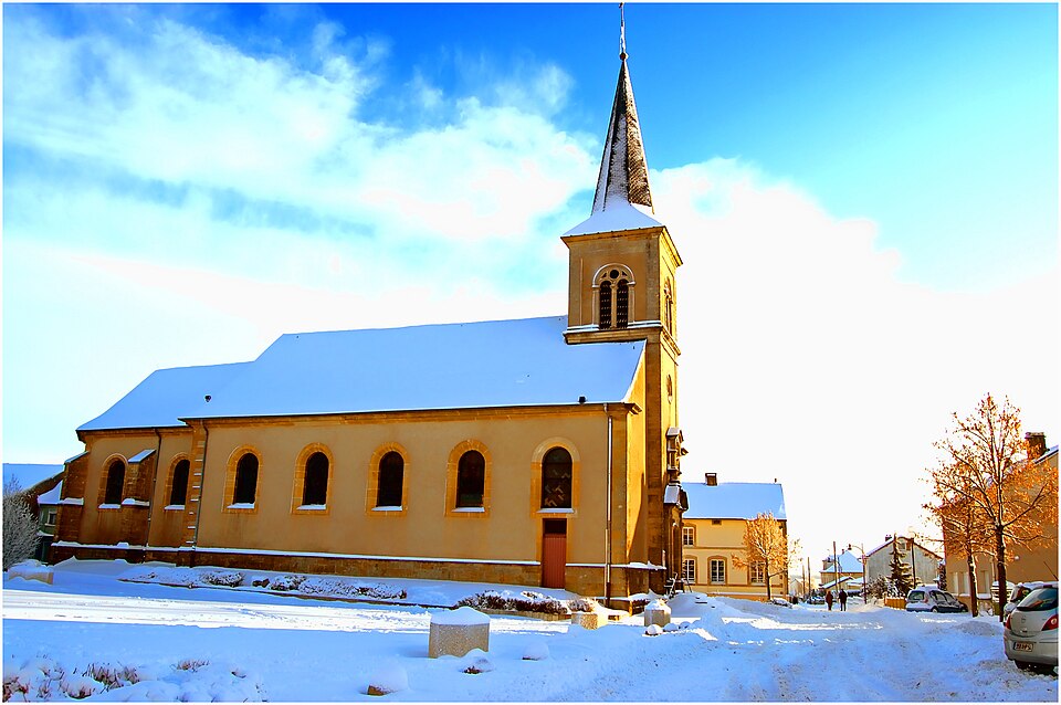 Église Saint — Pierre de Tressange