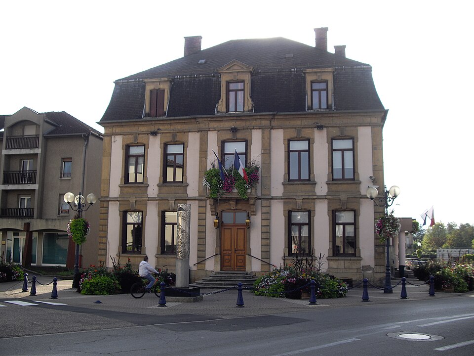 Uckange — Town hall — 1