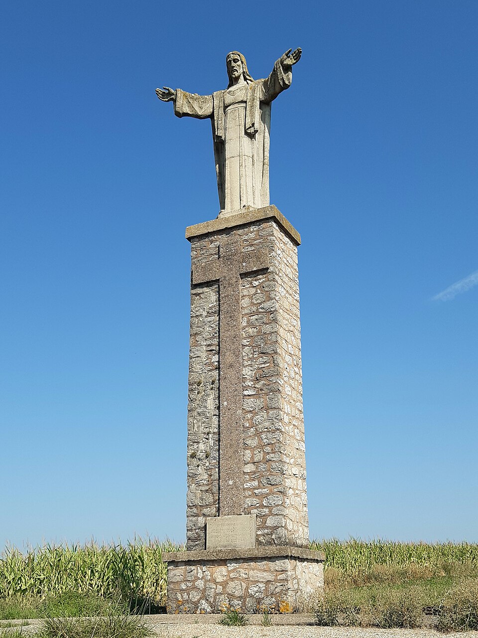 Statue du Christ à Wœlfling — lès — Sarreguemines