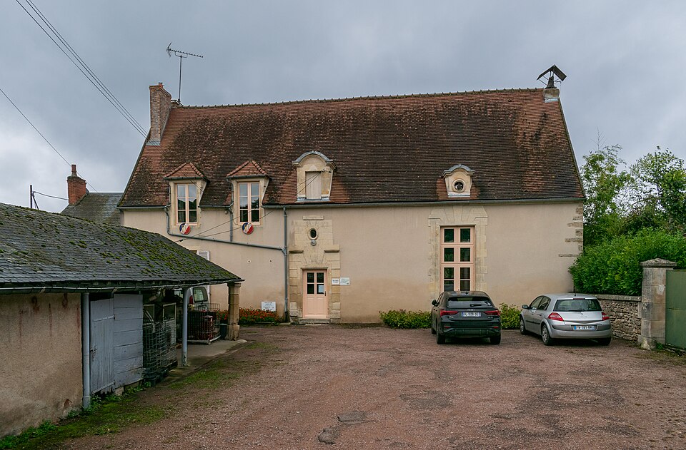 Town hall of Asnois (1)
