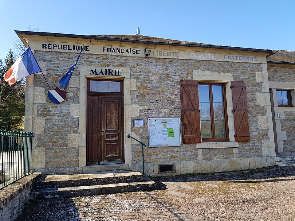 Courcelles mairie1